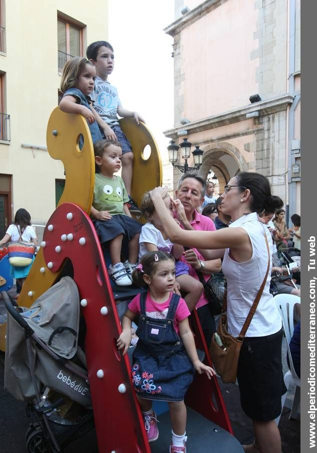 GALERÍA DE FOTOS - ‘Regreso a la ciudad’ saca el espectáculo a las calles de Castellón