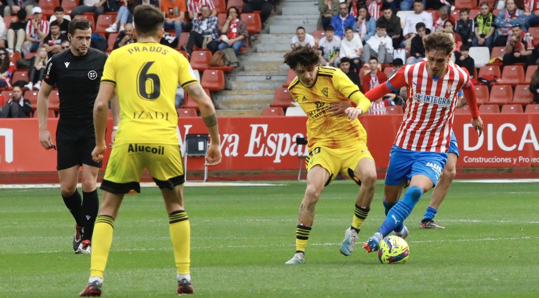 En imágenes: Así fue el partido entre Sporting y Mirandés en El Molinón