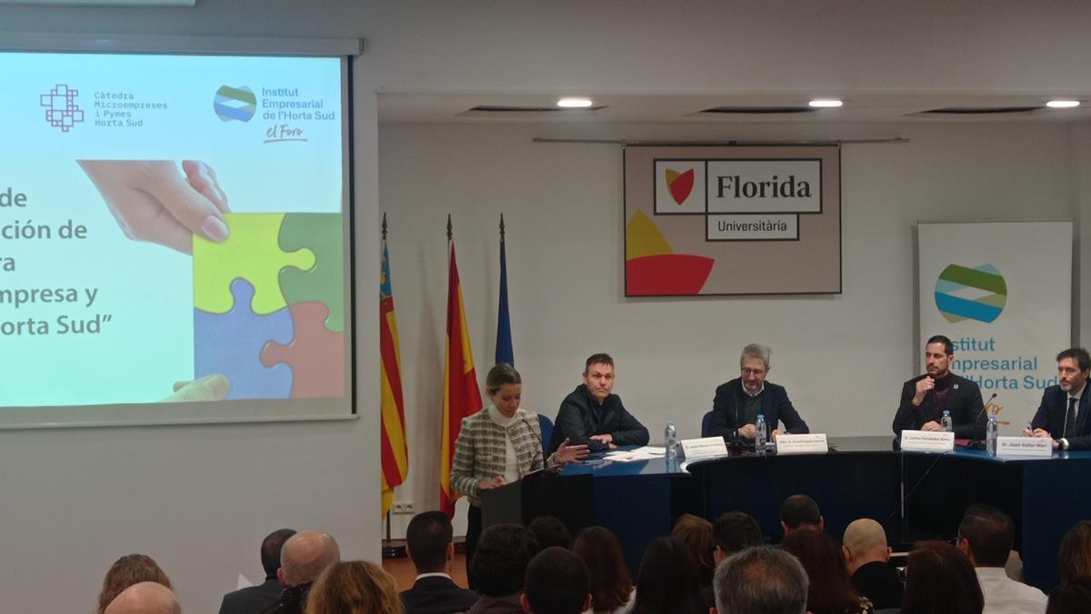 Presentación de la Cátedra Microempresas y Pymes en Florida Universitaria.