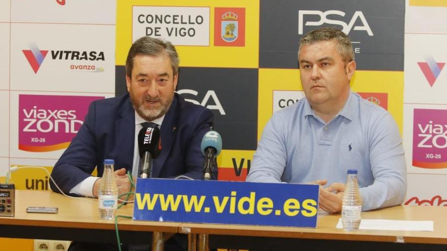 Carlos Álvarez y Carlos Colinas, durante la rueda de prensa en Vide. // A. Villar