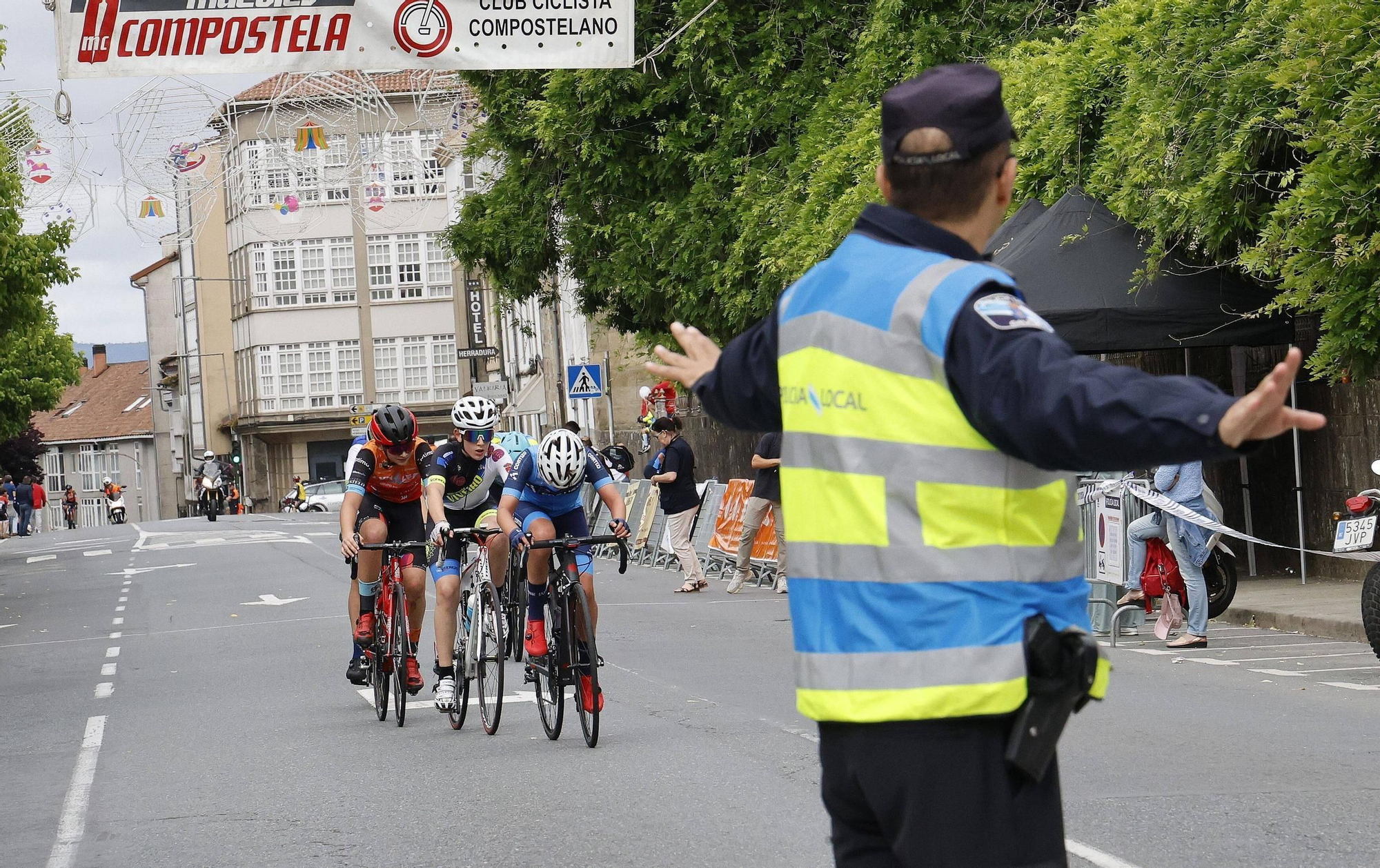 A Ascensión despídese con ciclismo, circo e moita música