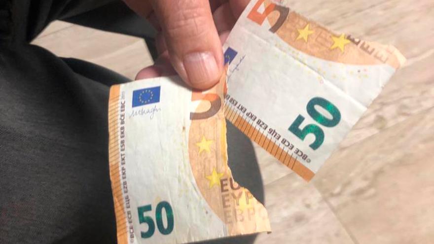 Aparece en Pontevedra el billete de película (y falso) que circula por  España - Faro de Vigo