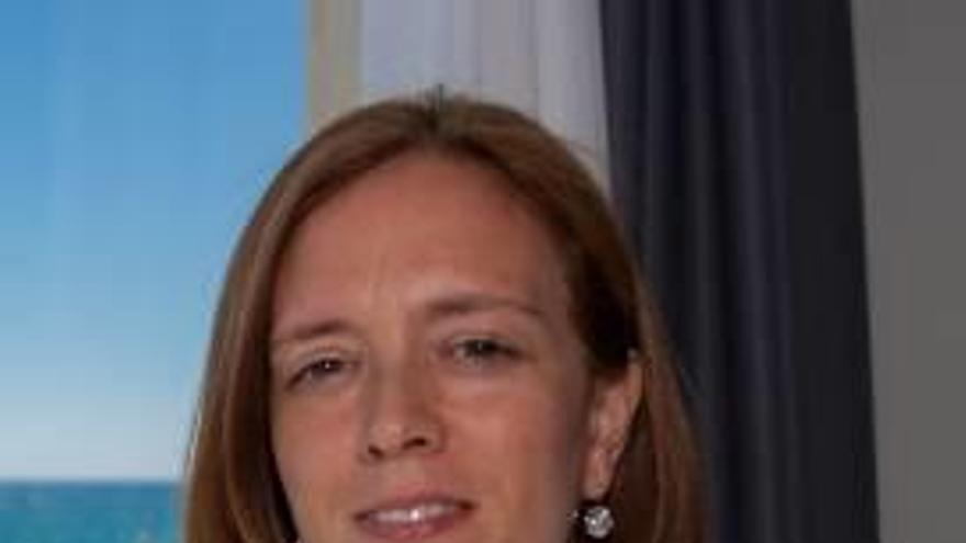 Isabel González renueva la junta directiva de los hoteleros de Alicante