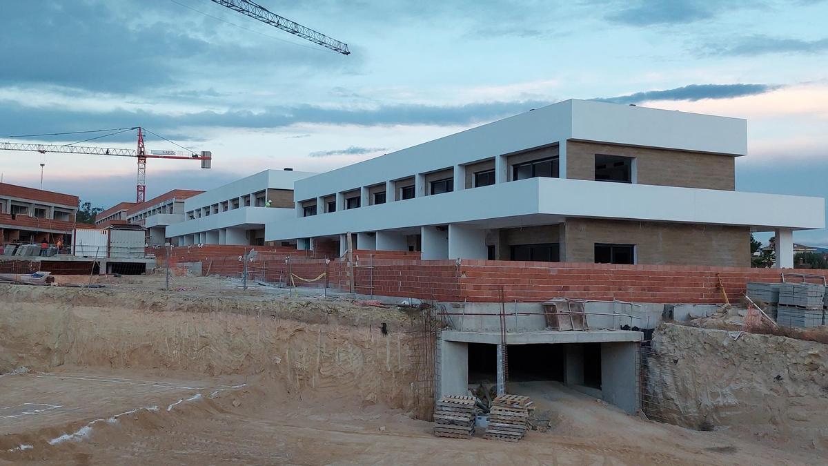La obra de la urbanización Amura Village ya está muy avanzada.
