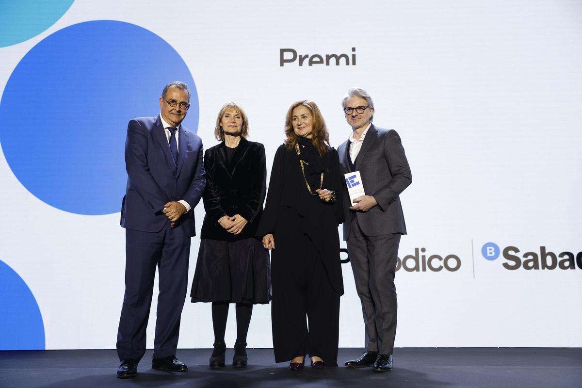 El director de EL PERIÓDICO, Albert Sáez, la presidenta de la Diputació de Barcelona, Lluïsa Moret, la directiva de Value Retail Spain Elena Foguet y el director sénior de márketing de Do Good, Alberto Bartoli