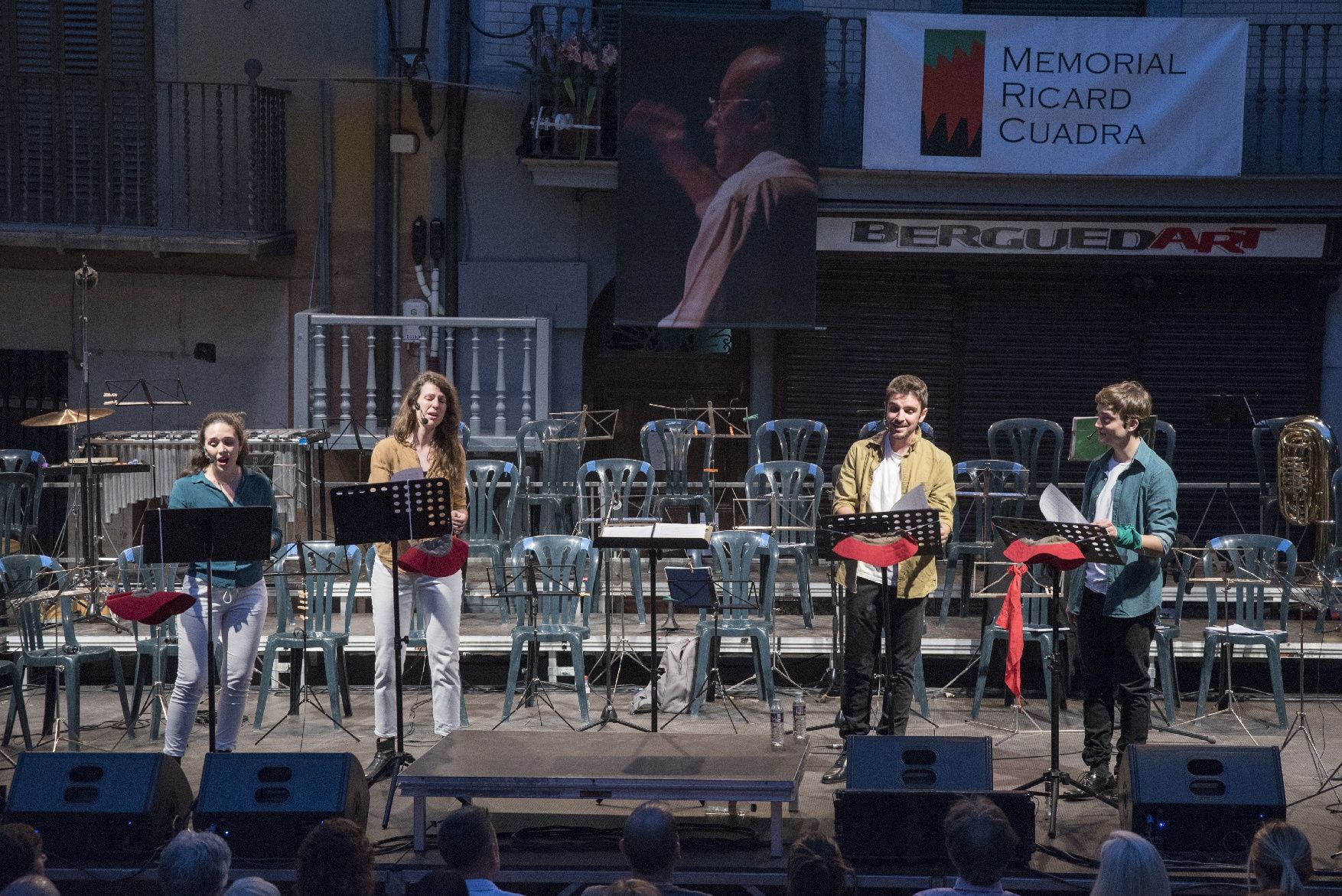 El concert de Patum fa vibrar d'emoció una plaça de Sant Pere plena