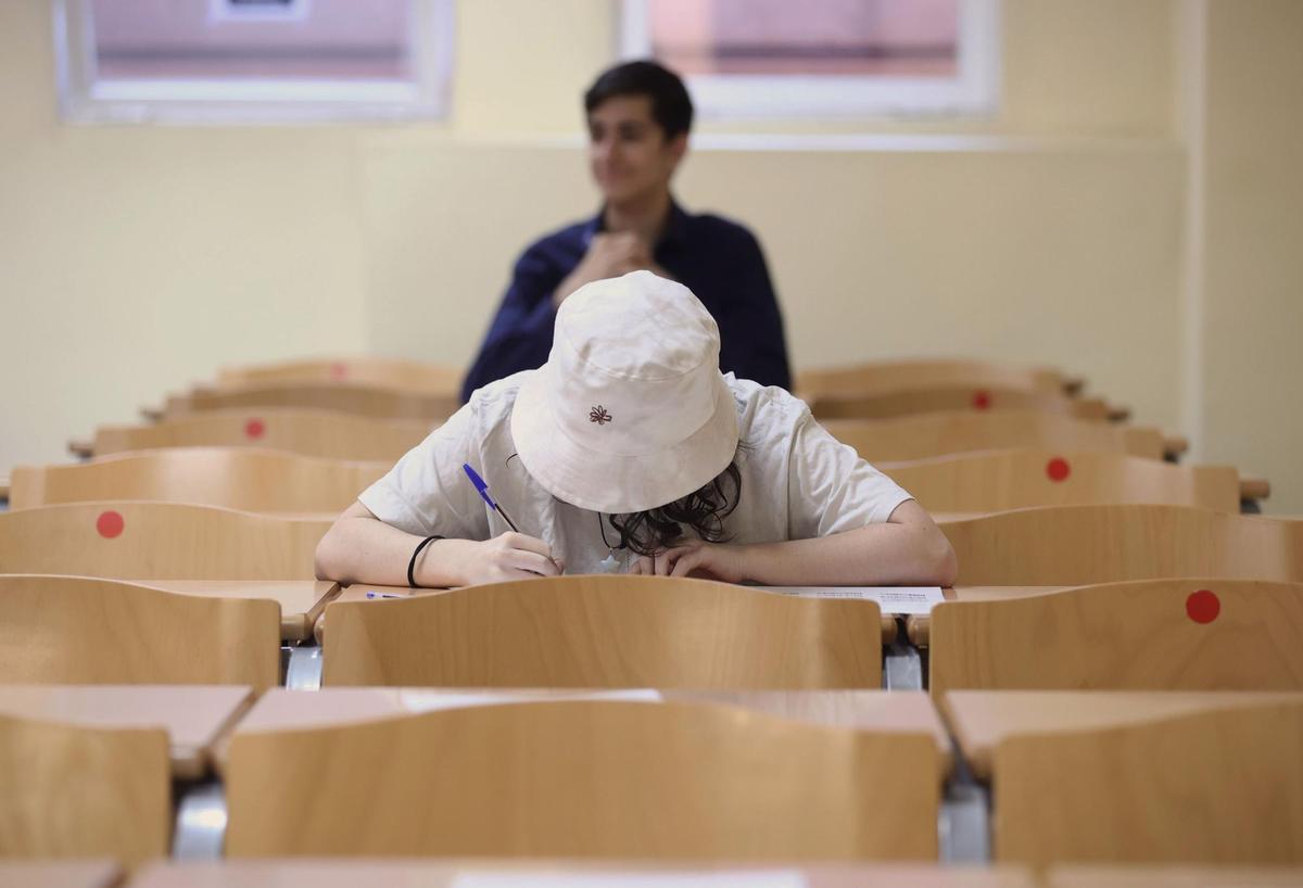 ¿Qui fa els exàmens de la selectivitat? ¿Qui fa els exàmens de la selectivitat?
