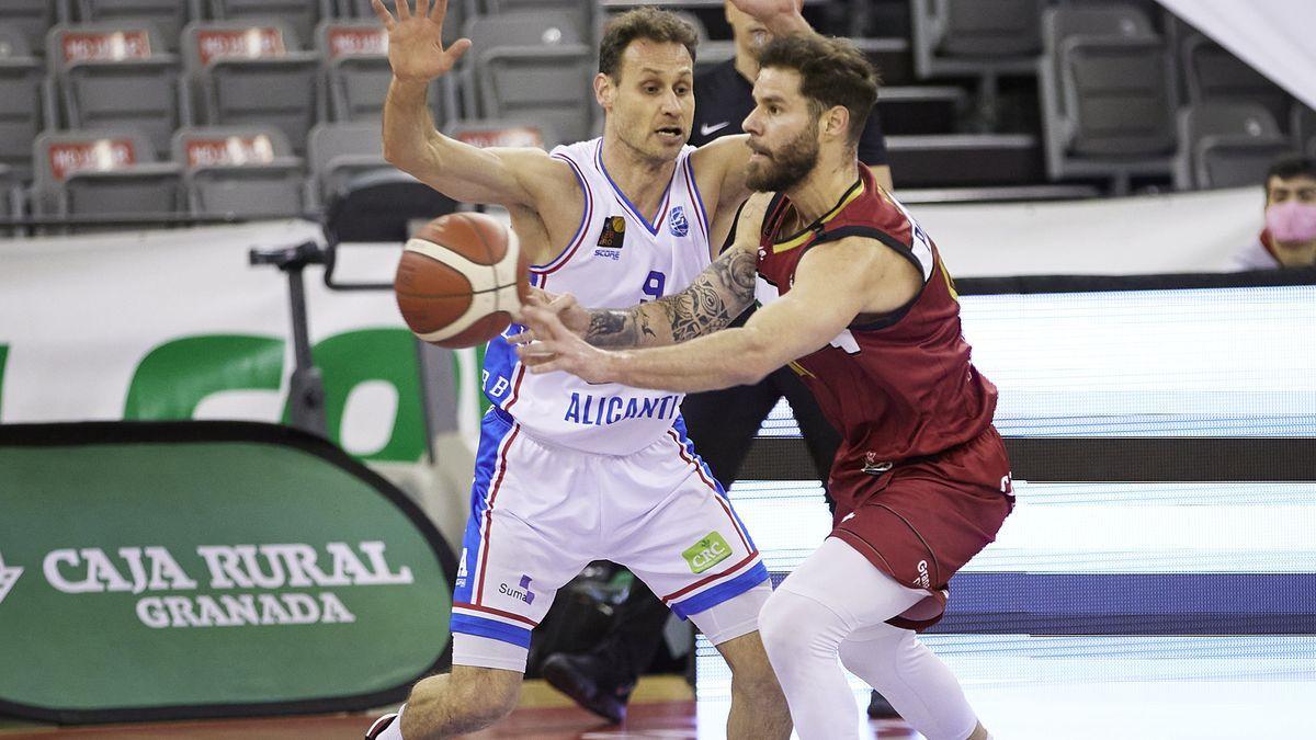 El base del HLA Alicante Pedro Llompart en la derrota del pasado sábado en Granada.