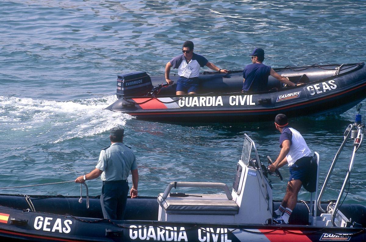 Agentes del grupo especial de actividades subacuaticas de la Guardia Civil, durante los Juegos Olímpicos.