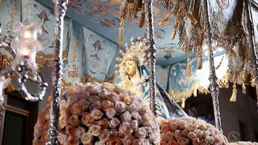 Delirio azul al paso de la Dolorosa en Lorca