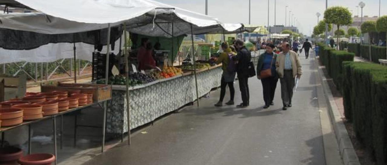 Vendedores de Vila-real sabrán cómo quedarán sus paradas antes de trasladar el mercado