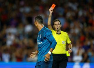 'Clásicos' en la 'era Negreira': más triunfos para el Barça, más tarjetas y penaltis en contra del Real Madrid