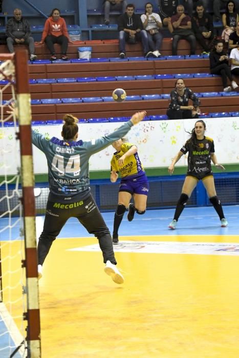 26-02-20 DEPORTES. PABELLON DE LAS REMUDAS. BARRIO DE LAS REMUDAS. TELDE. Partido de balonmano femenino entre el Remudas Rocasa y el Guardés disputado en Pabelloon Antonio Moreno del barrio teldense de Las Remudas.    Fotos: Juan Castro.  | 26/02/2020 | Fotógrafo: Juan Carlos Castro