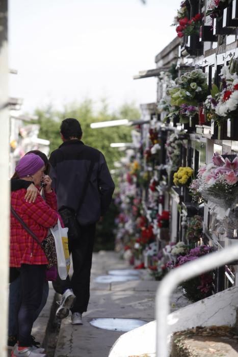 Día de Difuntos en el cementerio de Ceares, Gijón