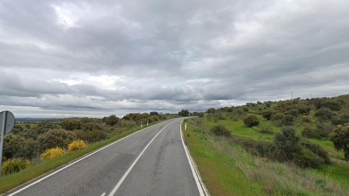 Carretera EX-387, en el municipio de Peraleda de San Román
