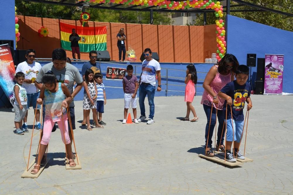 Homenaje a Bolivia en el Jardín de la Seda de Murcia