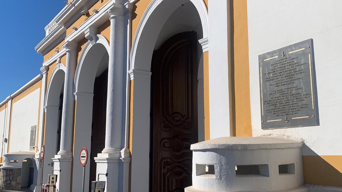 Puerta principal del Arsenal Militar de Cartagena
