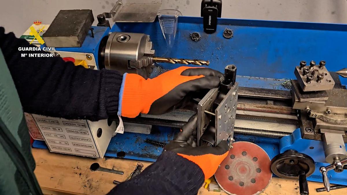 Herramientas para la modificación de armas de fuego incautadas