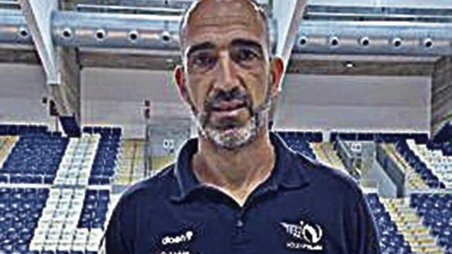 Marcos Dreyer, técnico del Urbia.