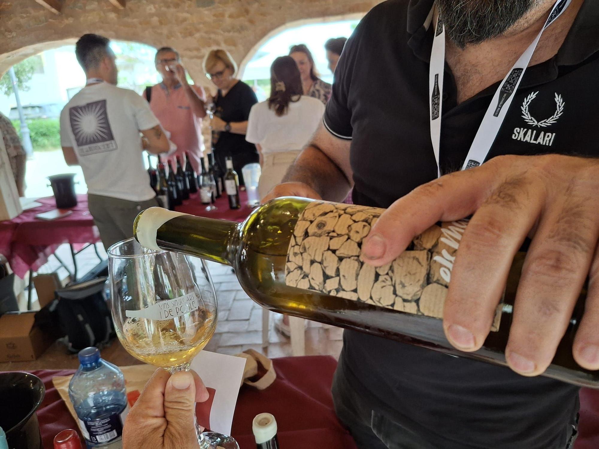 Singulares, de "poble" e insulares: la gran fiesta del vino en el riurau de Jesús Pobre (imágenes)