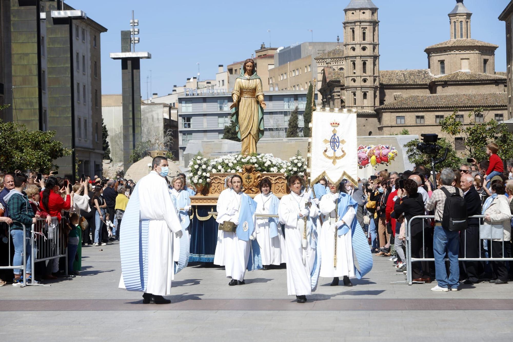 Domingo de Resurrección en Zaragoza: procesión del Encuentro Glorioso, en imágenes