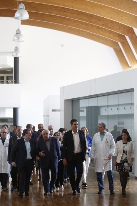 Visita de Pedro Sánchez al HUCA