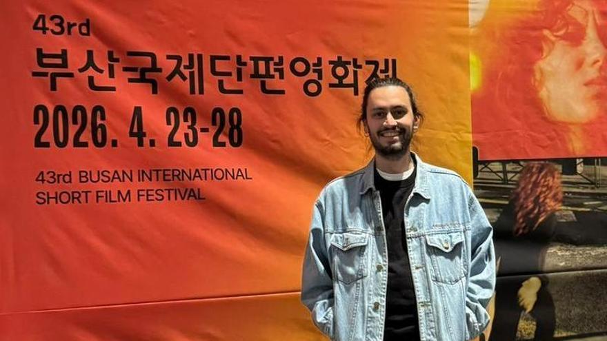 El cineasta cangués Xoán Fernández en el festival de cortos de Busan en Corea: «A selección é das mellores que vin nun certamen»