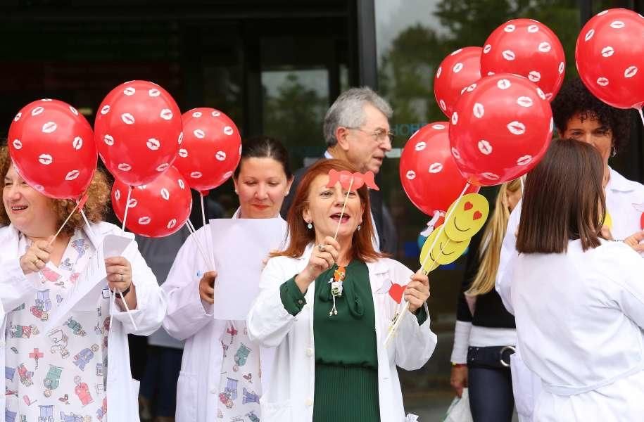 El Hospital del Bierzo lanza besos para los niños