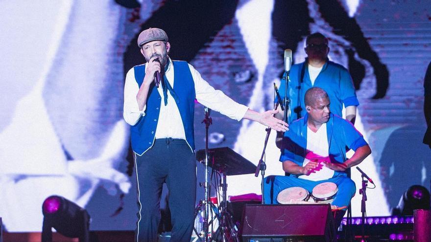 El realismo mágico de Juan Luis Guerra toma la Plaza de España: la alegría y el baile como forma de resistencia