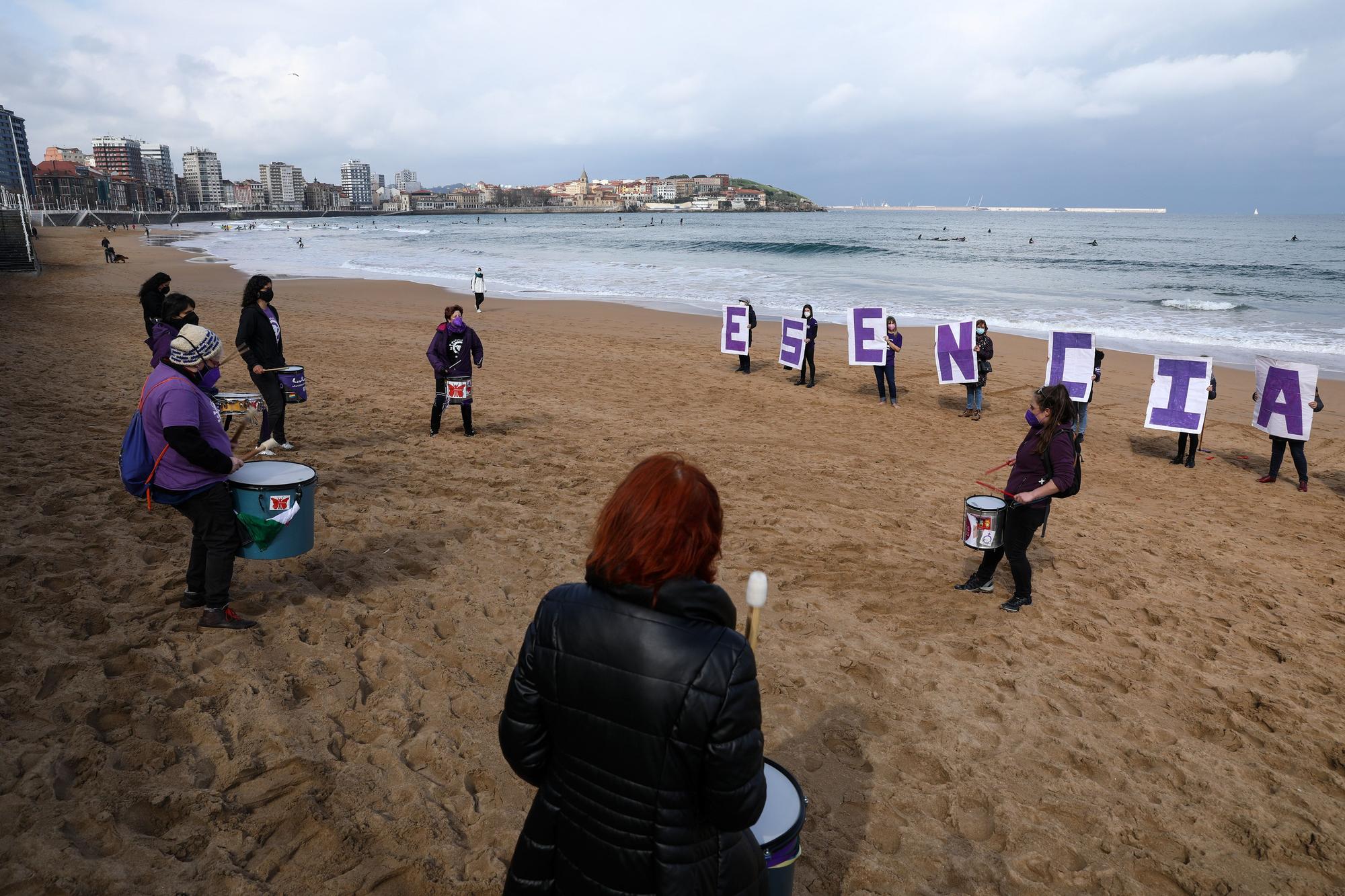 Acto en Gijón por las mujeres "esenciales" como previo al 8M
