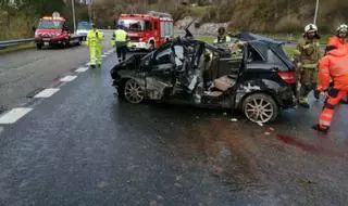 El aparatoso accidente a la salida de Oviedo que dejó grave a un niño: varias vueltas de campana antes de chocar contra el quitamiedos