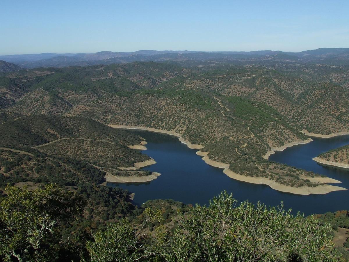El Parque Natural Sierra de Hornachuelos dispara el tamaño del término municipal.
