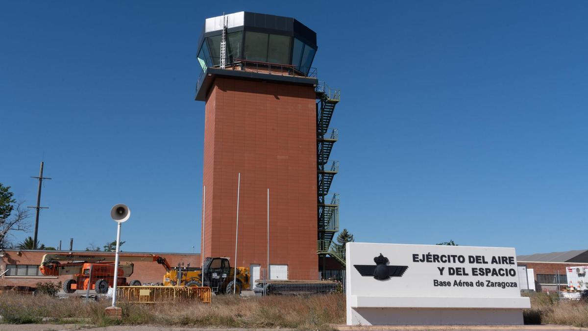 La torre de control de la Base Aérea de Zaragoza, en una imagen de archivo.