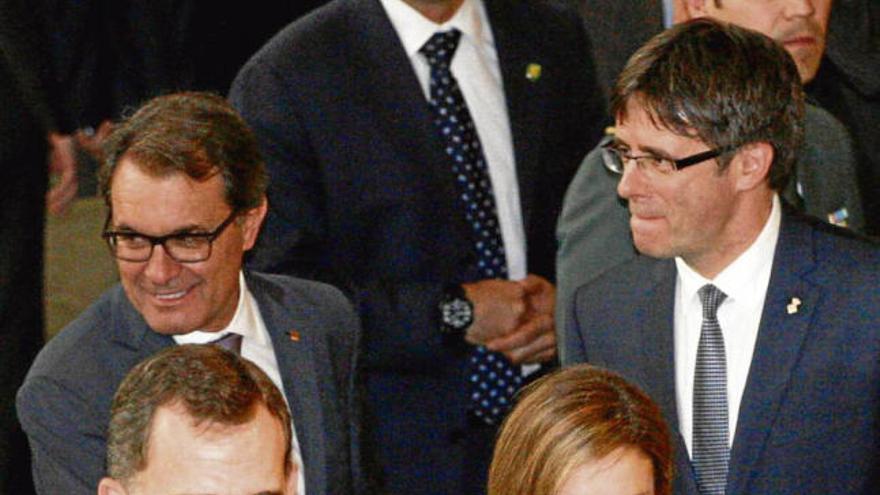 Artur Mas i Calres Puigdemont, amb els reis Felip i Letizia durant la celebració del Fòrum Impulsa de 2014 · Diari de Girona