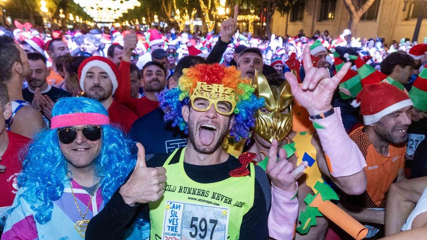 San Silvestre de Alicante despide el año con más de 5.000 participantes que llenan de color a las calles del centro de la ciudad