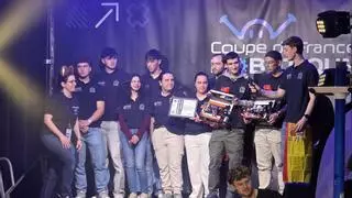 El Campus de Alcoy triunfa en una competición internacional con los robots SirNut y Don Belloto
