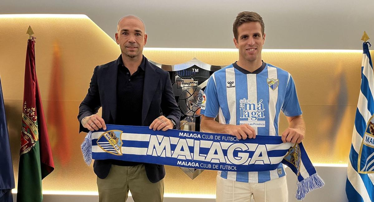 Manolo Gaspar, junto a PabloHervías, nuevo fichajedel Málaga CF.  málaga cf