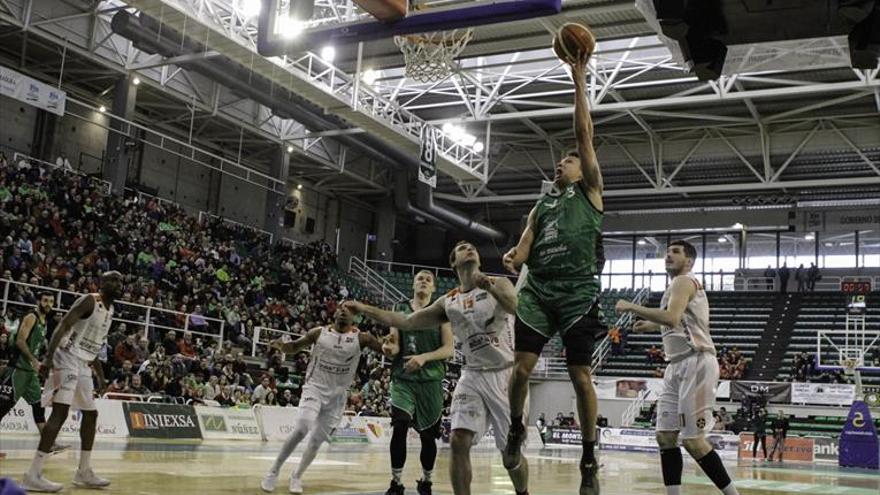 El Cáceres iniciará el curso ante el Manresa, uno de los ‘gallitos’