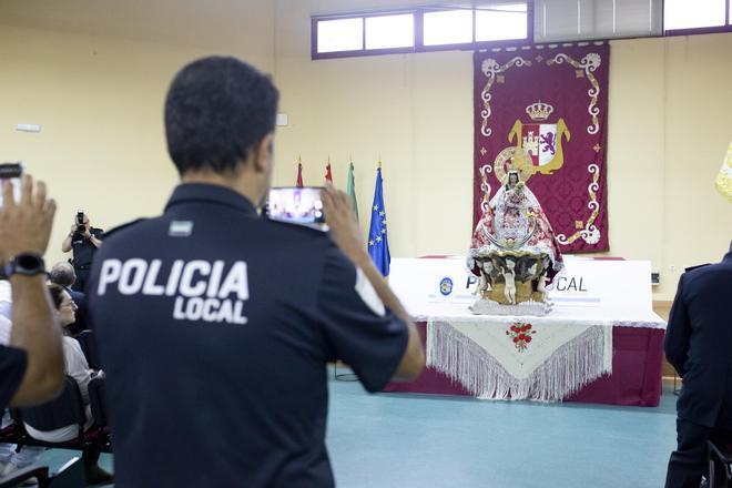 Galería | Visita de la patrona a la Policía Local de Cáceres y Las Carmelitas