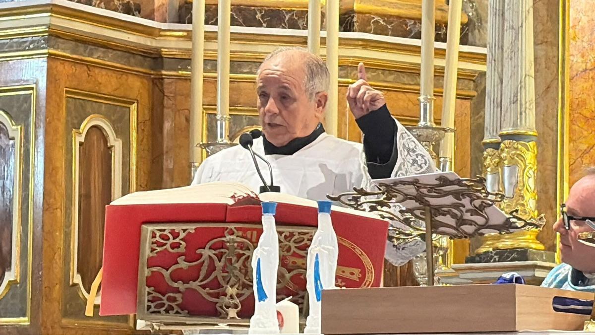 Francisco Escbrí Roselló, Paco, sacristán de la Vilavella desde hace más de 30 años.