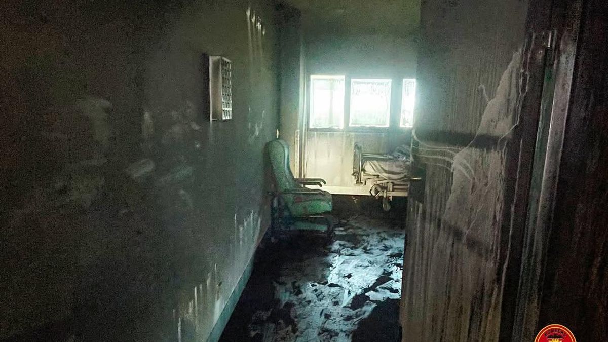 El fuego ha calcinado varias habitaciones del área de Psiquiatría en el Hospital La Fe