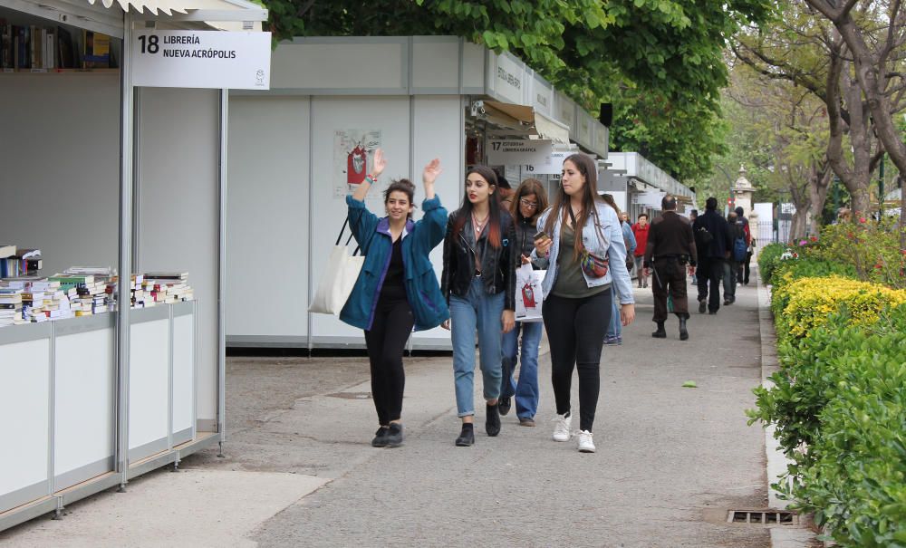 Un paseo por la 52ª Fira del Llibre de València