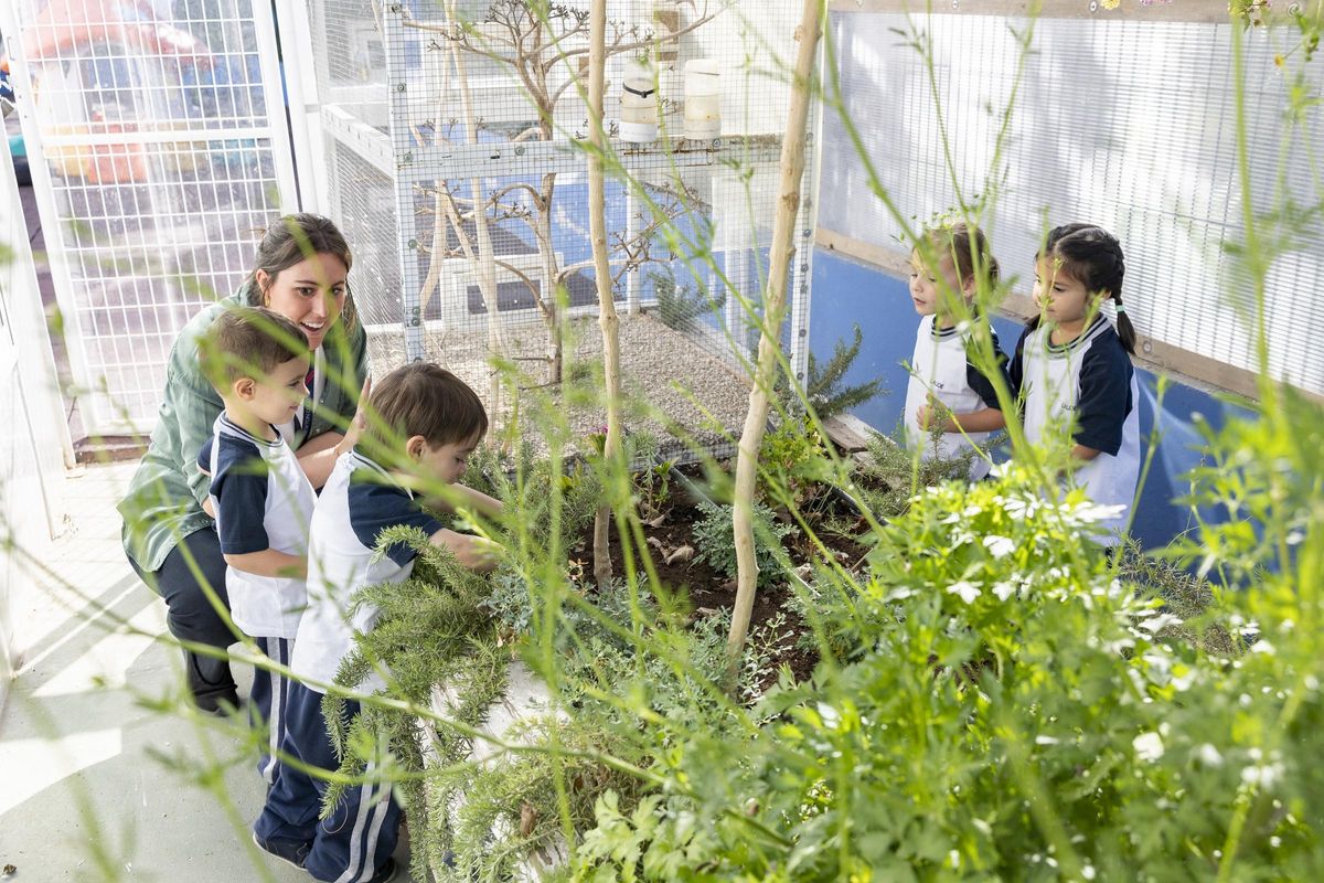 Los niños no sólo aprenderán el idioma, sino que también desarrollarán un interés por el mismo.