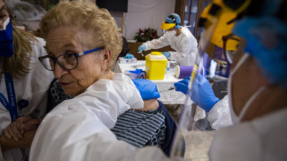 Jornada de vacunación en la residencia de mayores Ballesol