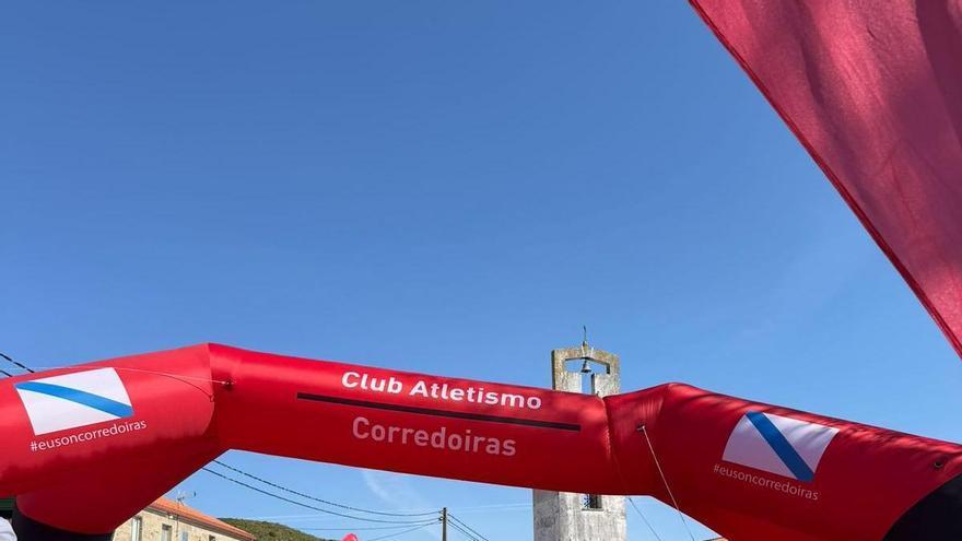 Álvaro Prieto y Leticia Vilas triunfan en una multitudinaria Volta á Illa de Ons