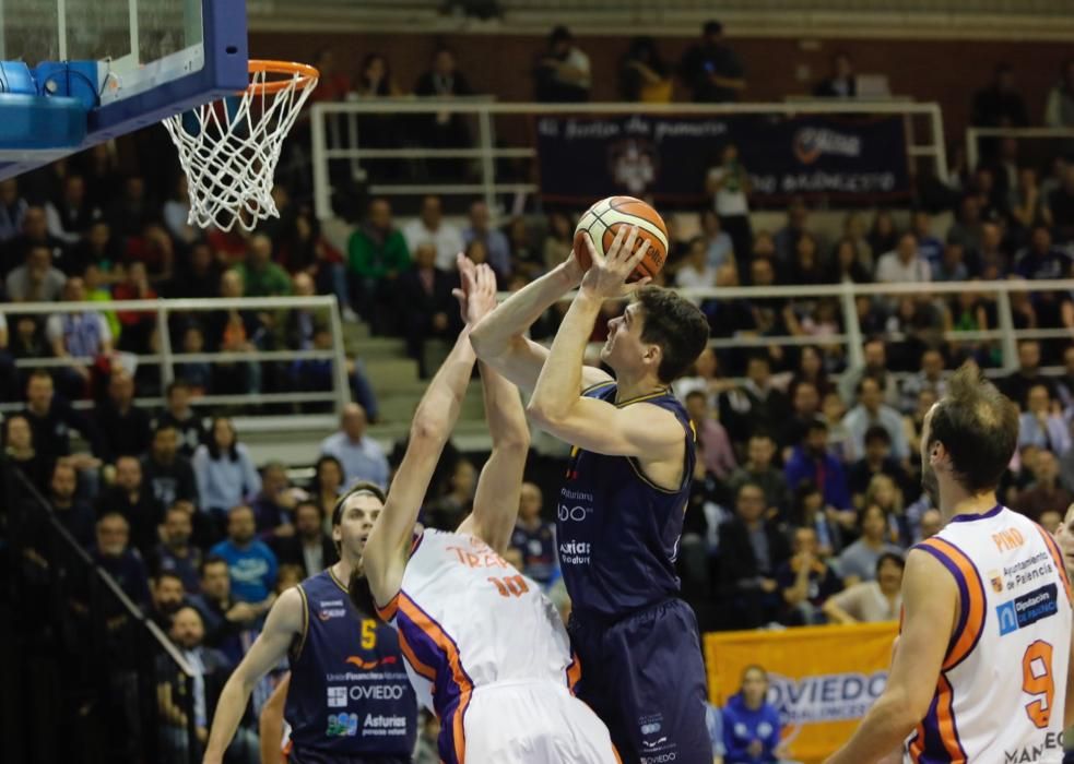 El Oviedo Baloncesto y el Palencia, en imágenes