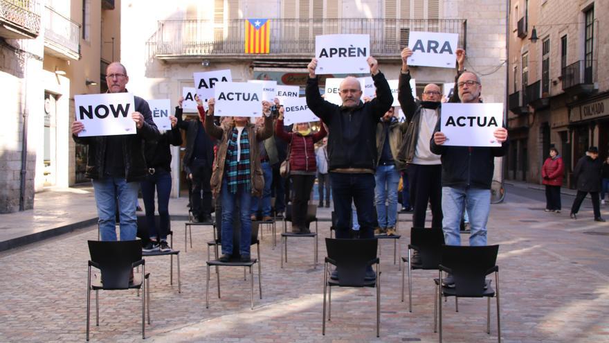 Concentració de Girona per reclamar la llibertat de Julian Assange i reivindicar el dret a la informació