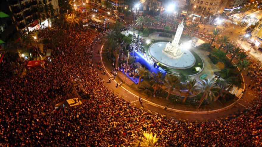 Un momento de la celebración en Luceros con los jugadores del Hércules