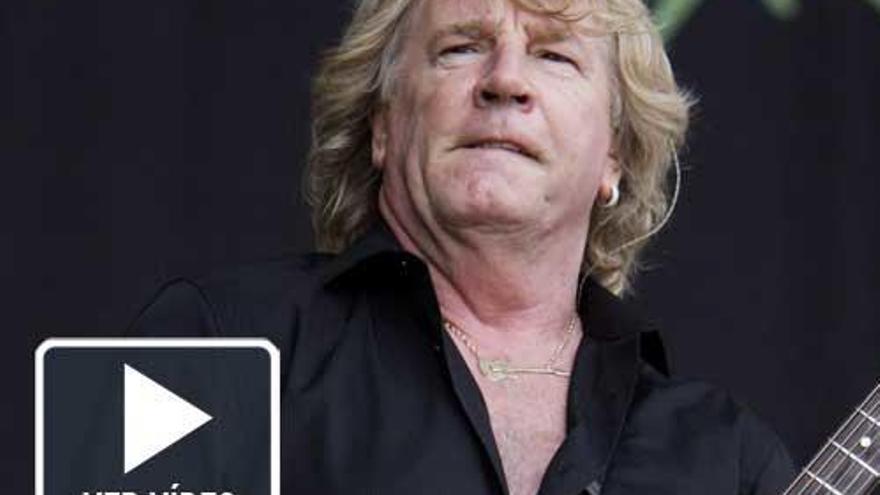 Rick Parfitt durante una actuación.