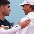 Nadal y Alcaraz se saludan en las instalaciones del Mutua Madrid Open.